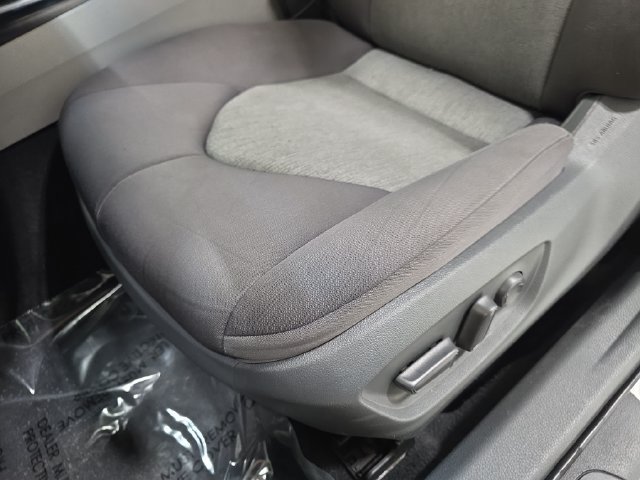 Used 2018 Toyota Camry LE FWD image 27