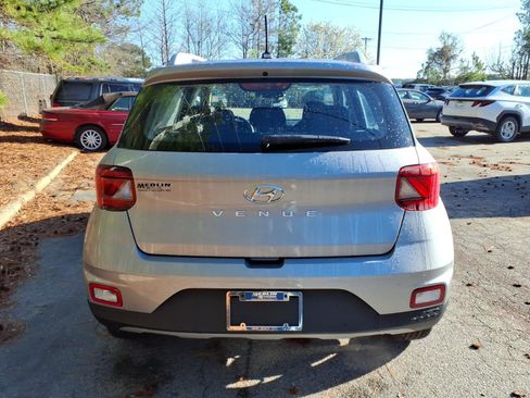 New 2026 Hyundai Venue SEL FWD image 4
