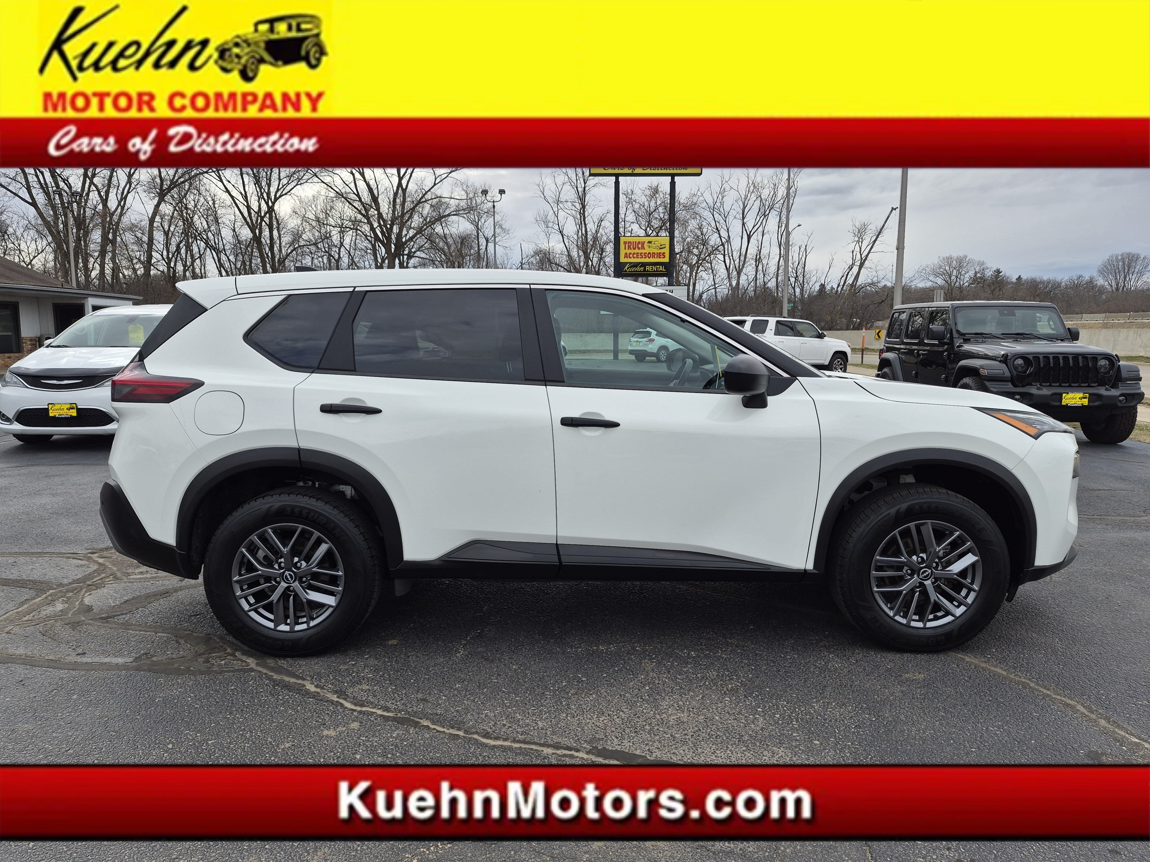 Used 2023 Nissan Rogue S AWD/4WD image 1
