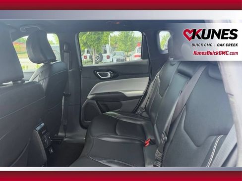 Used 2025 Jeep Compass Limited AWD/4WD image 3