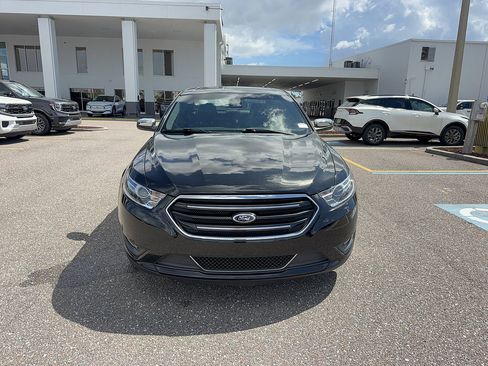 Used 2014 Ford Taurus Limited w/ Equipment Group 301A FWD image 3