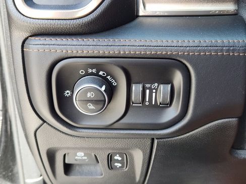 Used 2019 RAM 1500 Limited RWD image 27