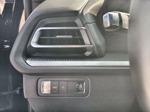 Used 2026 Chevrolet Traverse LT w/ Sun and Wheel Package image 17