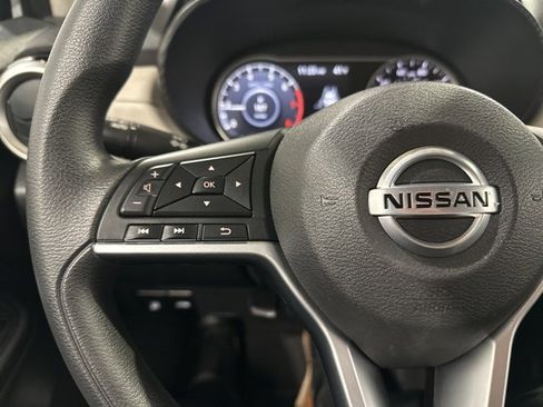 Used 2021 Nissan Versa SV image 16