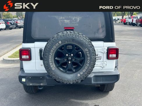 Used 2020 Jeep Wrangler Unlimited Willys image 8