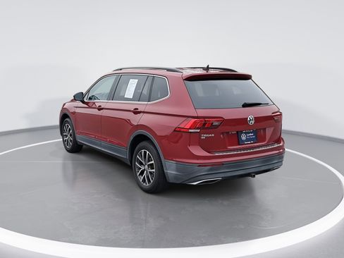 Certified 2019 Volkswagen Tiguan SE w/ Panoramic Sunroof Package image 5