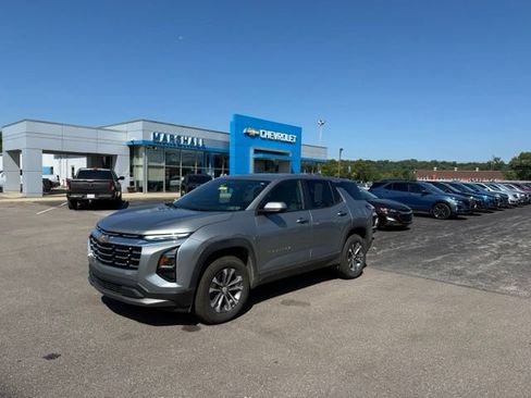Used 2026 Chevrolet Equinox LT AWD/4WD image 3