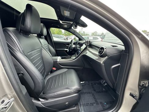Used 2024 Mercedes-Benz GLC 300 4MATIC image 26