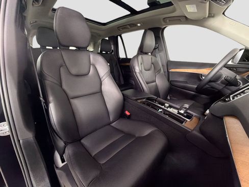 Certified 2023 Volvo XC90 B5 Plus w/ Protection Package Premier image 31