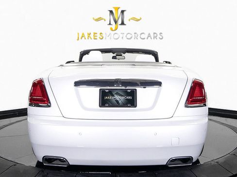 Used 2017 Rolls-Royce Dawn image 11