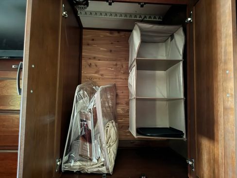 Used 2015 Ford E-450 and Econoline 450 Super Duty w/ Motorhome Prep Package RWD image 59