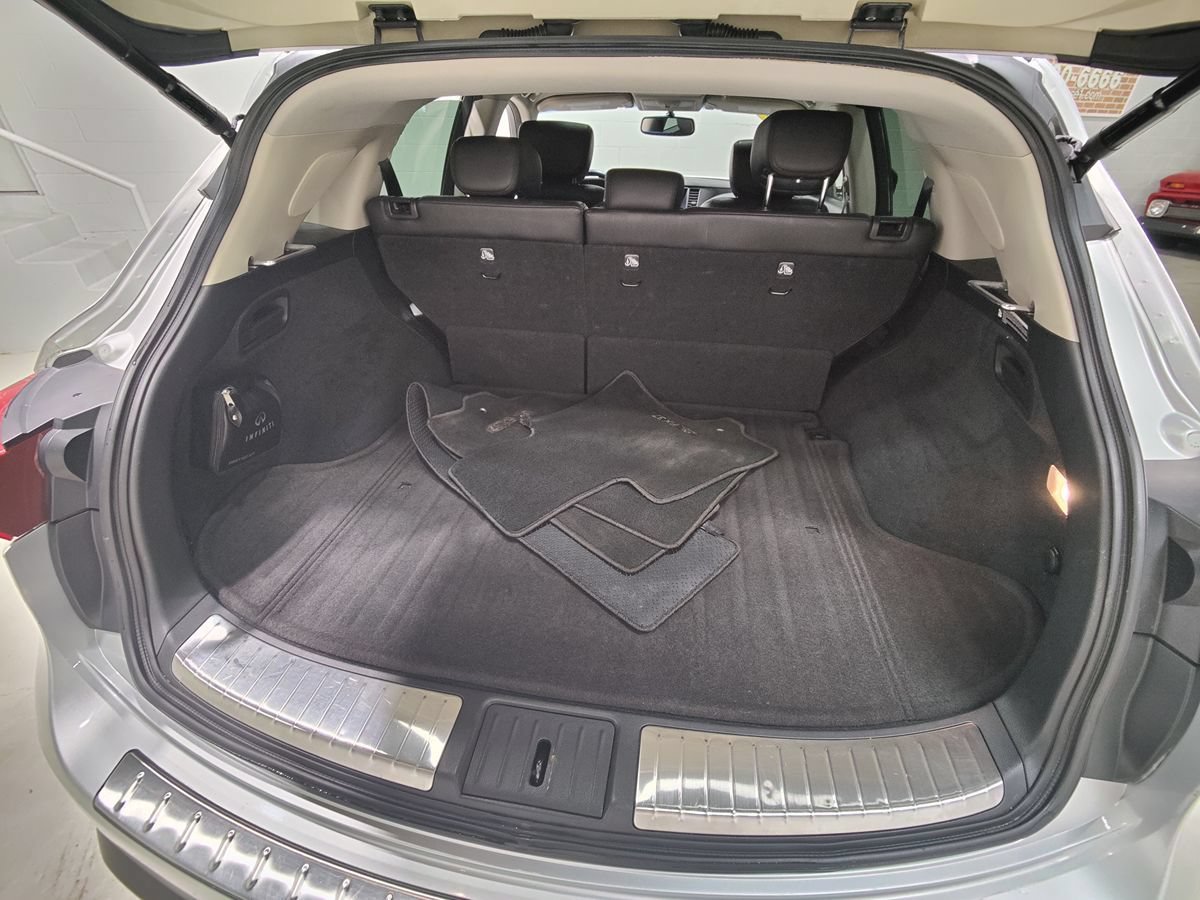 Used 2013 INFINITI FX37 AWD w/ Premium Pkg image 8