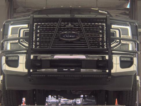 Used 2021 Ford F350 Lariat w/ Lariat Ultimate Package AWD/4WD image 3