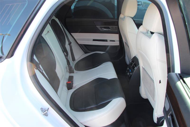 Used 2018 Jaguar XF S AWD/4WD image 35