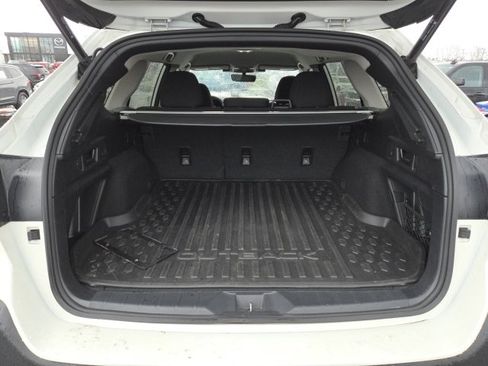Used 2024 Subaru Outback Premium image 11