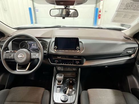 Used 2023 Nissan Rogue SV AWD/4WD image 10