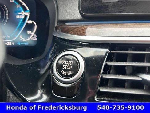 Used 2023 BMW 530e xDrive image 17