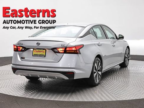 Used 2022 Nissan Altima 2.5 SV FWD image 5