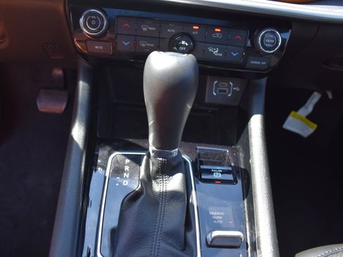 Used 2025 Jeep Compass Limited w/ Elite Group image 22