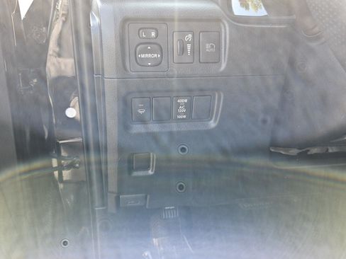 Used 2021 Toyota 4Runner SR5 Premium w/ Moonroof Package AWD/4WD image 15