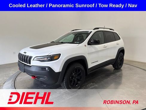 Used 2022 Jeep Cherokee Trailhawk w/ Sun, Sound & Nav Group AWD/4WD image 3