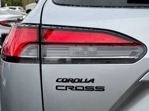 Used 2025 Toyota Corolla Cross AWD Hybrid w/ Convenience Package image 27