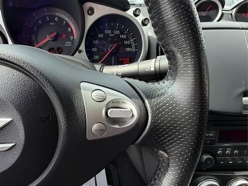 Used 2020 Nissan 370Z Coupe image 37
