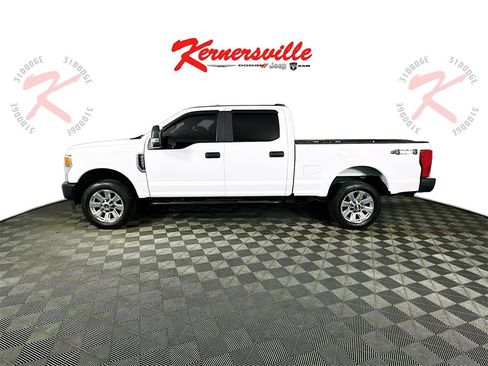 Used 2022 Ford F250 XL w/ Power Equipment Group image 4