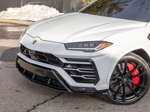 Used 2022 Lamborghini Urus image 6