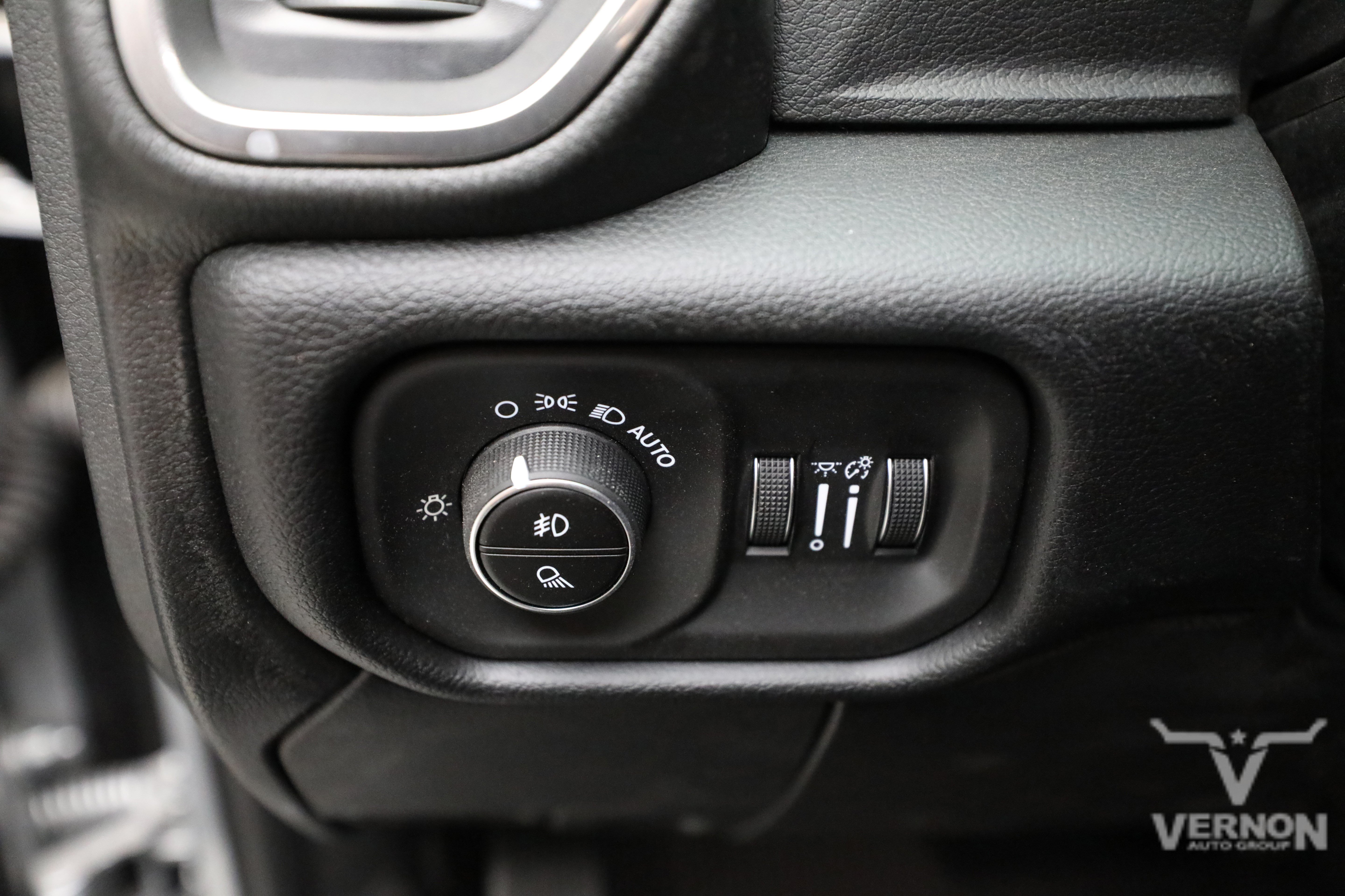 New 2026 RAM 3500 Laramie AWD/4WD image 16