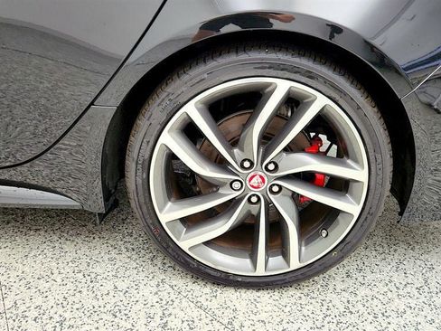 Used 2022 Jaguar XF R-Dynamic SE AWD/4WD image 9