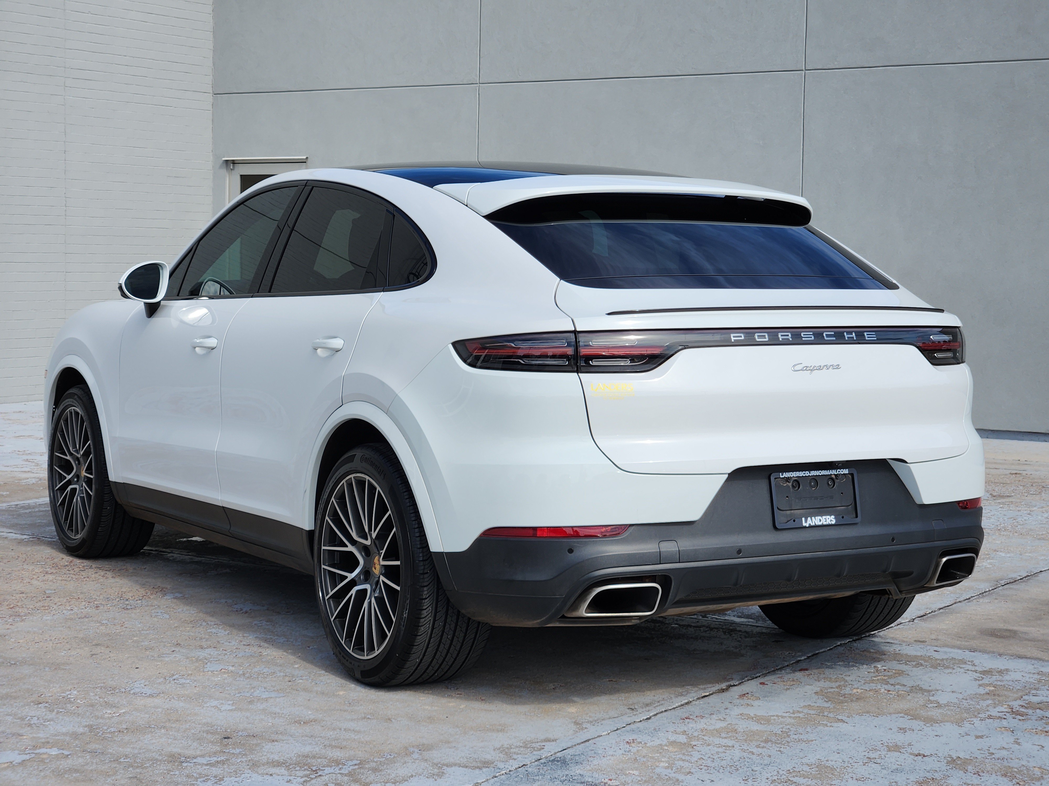 Used 2023 Porsche Cayenne Coupe AWD/4WD image 6