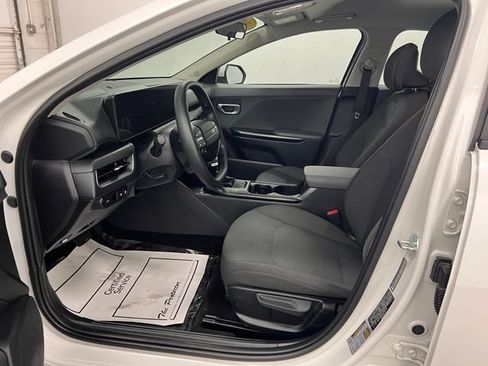 Used 2025 Kia K4 FWD image 25