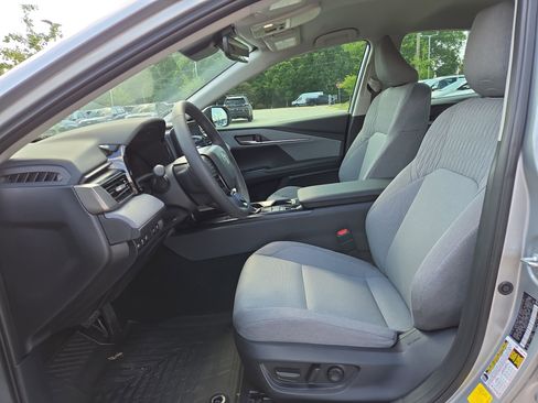 Used 2026 Toyota Camry LE w/ Convenience Package FWD image 10