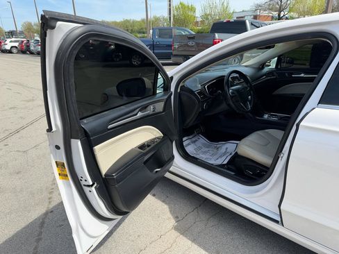 Used 2018 Ford Fusion Titanium image 13
