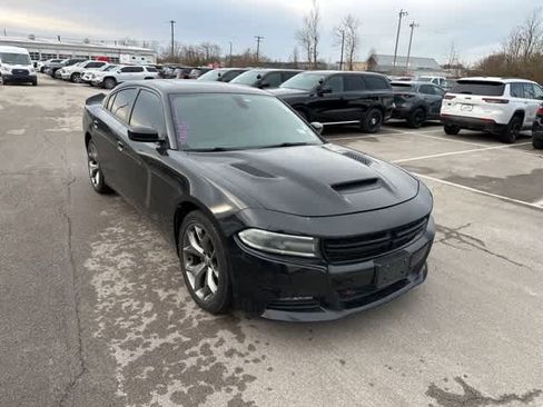 Used 2017 Dodge Charger R/T w/ Plus Group image 26