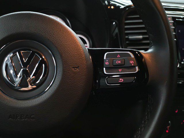 Used 2018 Volkswagen Beetle 2.0T S w/ Style & Comfort Package For S FWD image 18