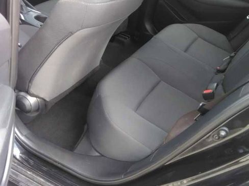 Used 2023 Toyota Corolla LE image 5