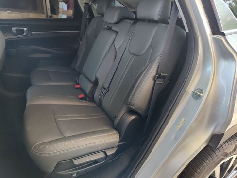 Used 2021 Kia Sorento LX FWD image 21