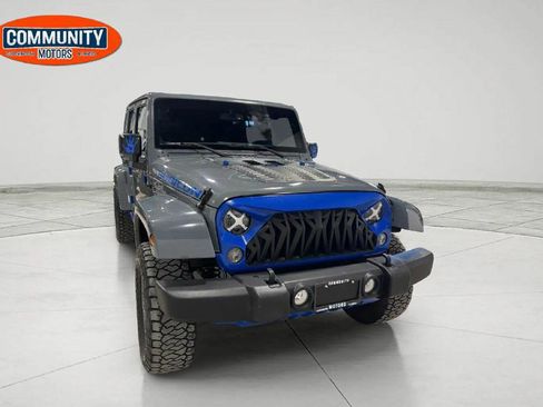 Used 2015 Jeep Wrangler Unlimited Rubicon w/ Connectivity Group image 10