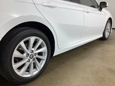 Used 2022 Toyota Camry LE FWD image 9