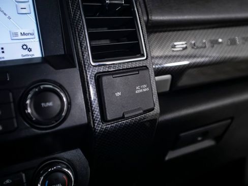 Used 2019 Ford F250 Lariat w/ Lariat Ultimate Package AWD/4WD image 29