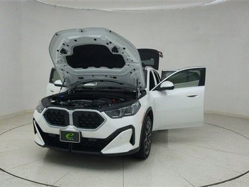 Used 2025 BMW X2 xDrive28i image 69
