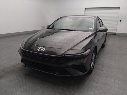 Used 2025 Hyundai Elantra SE FWD image 15