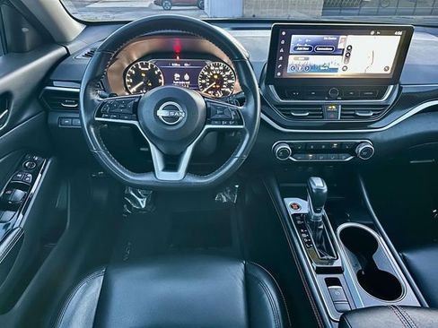 Used 2024 Nissan Altima 2.5 SR w/ SR Premium Package image 18