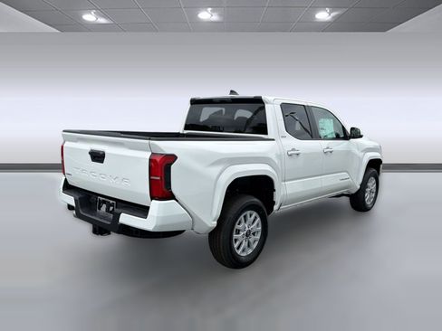 Used 2026 Toyota Tacoma SR5 RWD image 9