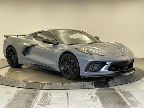 Used 2025 Chevrolet Corvette Stingray w/ Z51 Performance Package image 9