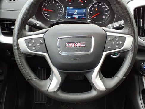 Used 2024 GMC Terrain SLE w/ Driver Convenience Package image 14