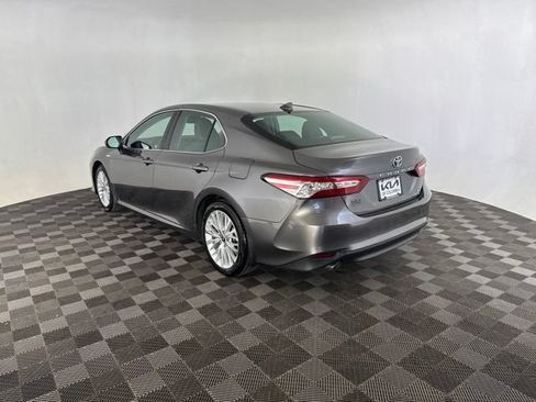 Used 2020 Toyota Camry XLE FWD image 9