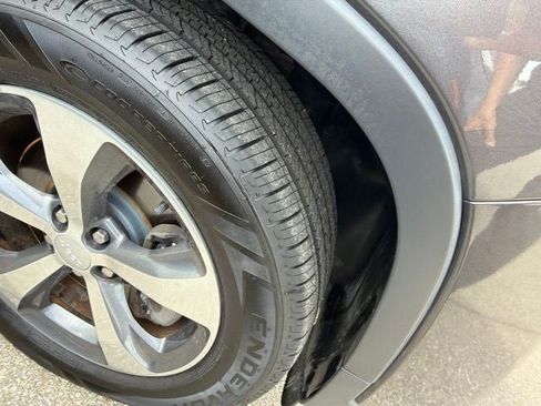 Used 2019 Jeep Cherokee Limited w/ Trailer Tow Group AWD/4WD image 23